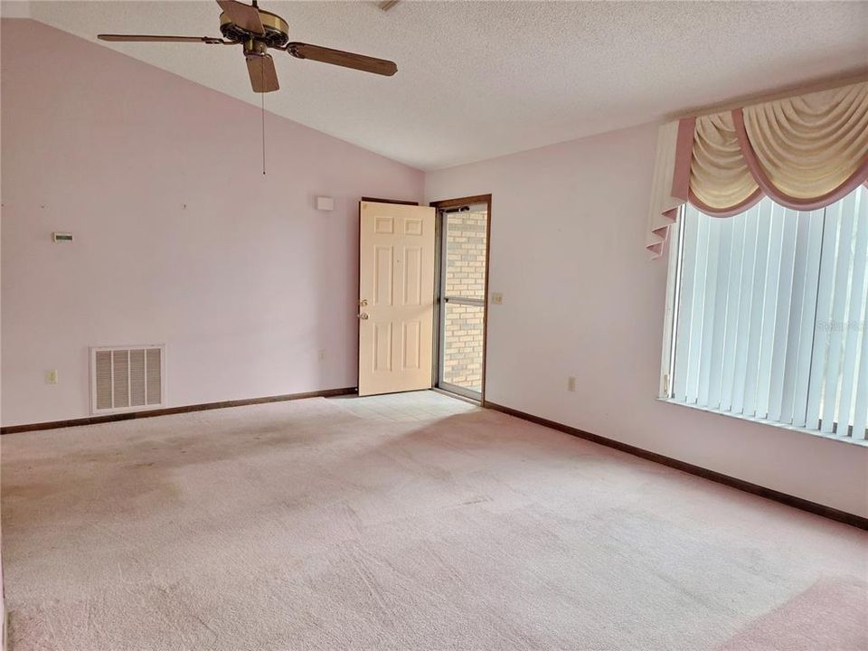 En Venta: $174,900 (3 camas, 2 baños, 1116 Pies cuadrados)