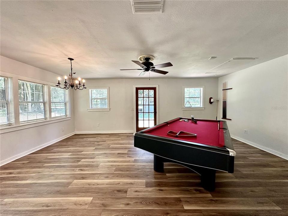 待售: $550,000 (2 贝兹, 2 浴室, 1884 平方英尺)