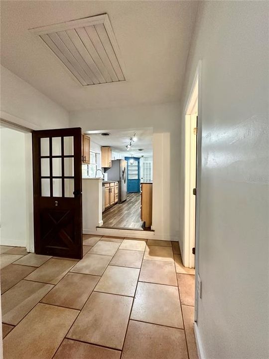 待售: $550,000 (2 贝兹, 2 浴室, 1884 平方英尺)