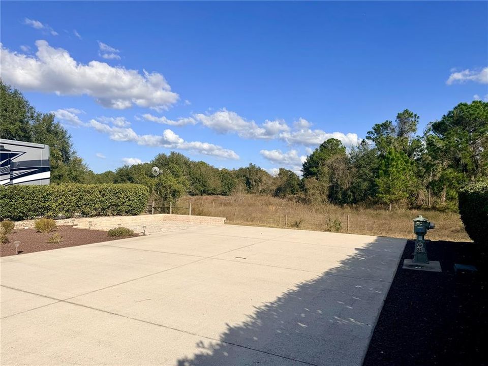 На продажу: $87,900 (0.12 acres)