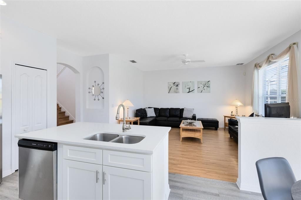 For Sale: $532,000 (5 beds, 4 baths, 2700 Square Feet)