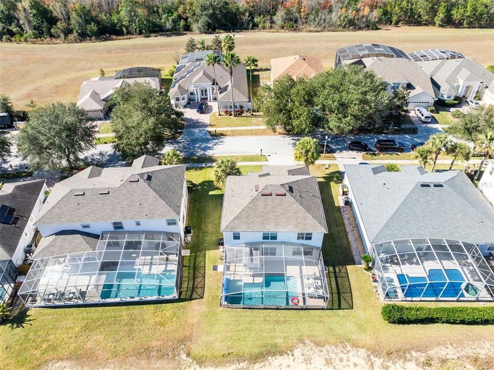 For Sale: $532,000 (5 beds, 4 baths, 2700 Square Feet)