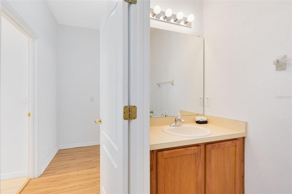 For Sale: $532,000 (5 beds, 4 baths, 2700 Square Feet)