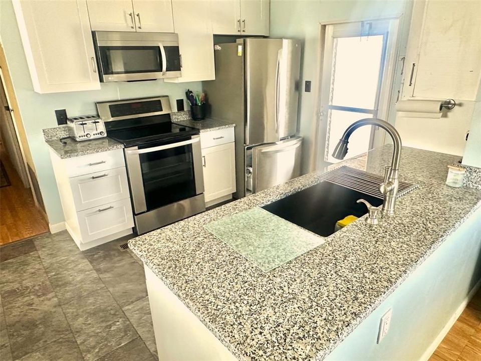 For Sale: $139,900 (3 beds, 2 baths, 1000 Square Feet)