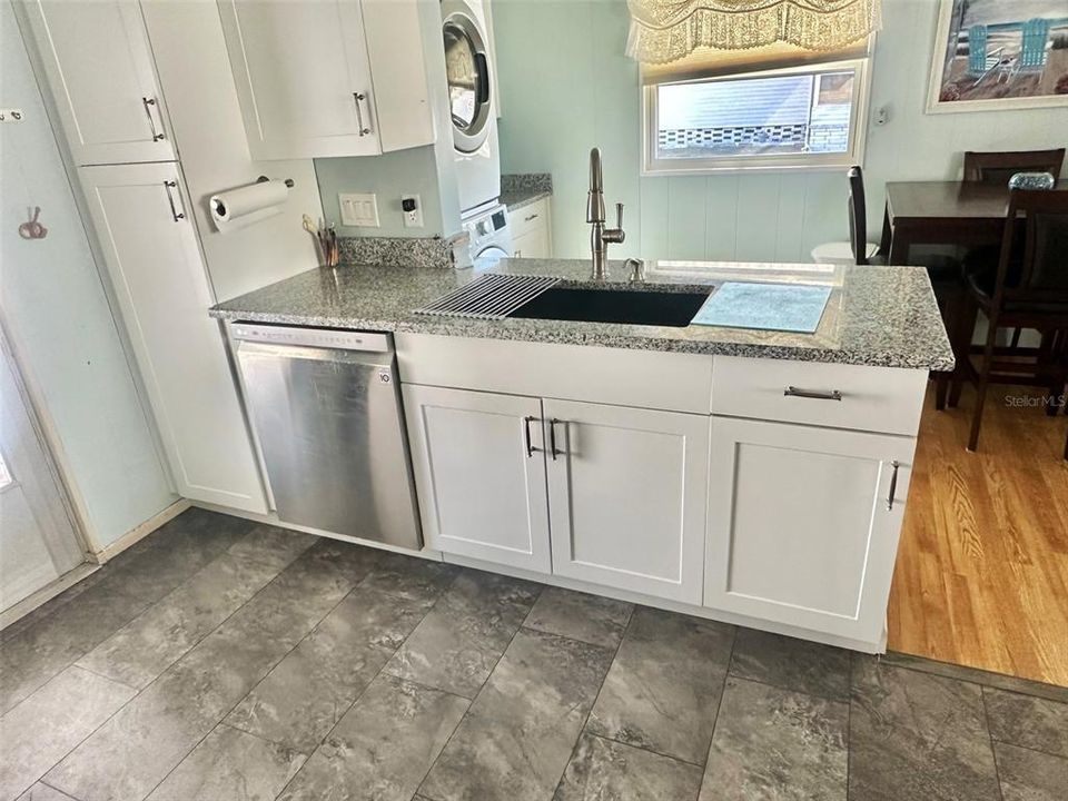 For Sale: $139,900 (3 beds, 2 baths, 1000 Square Feet)