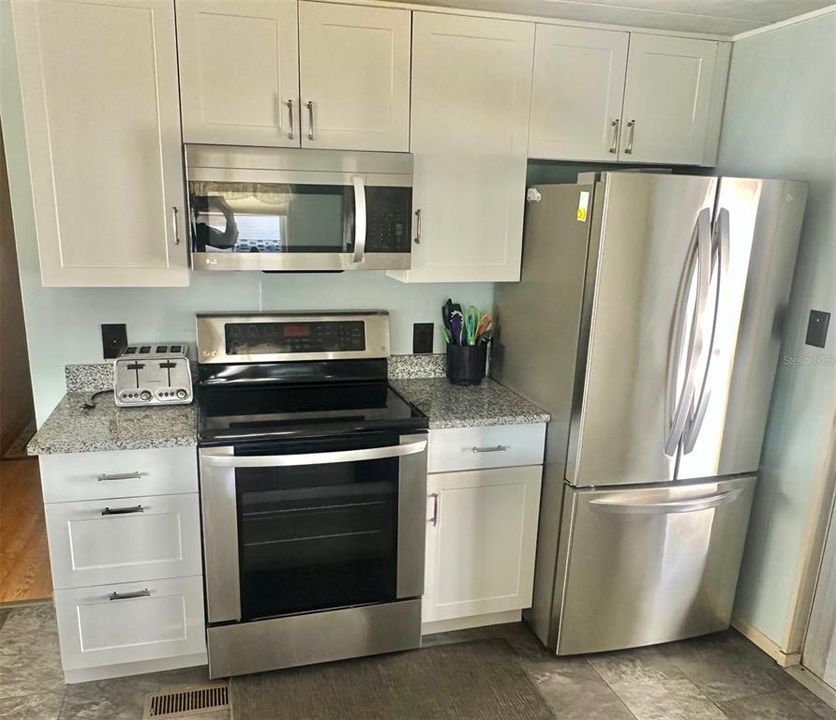 For Sale: $139,900 (3 beds, 2 baths, 1000 Square Feet)