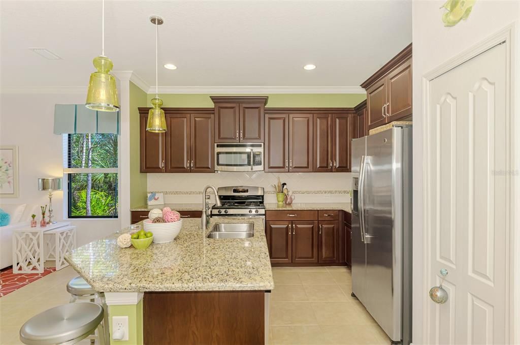 待售: $424,000 (2 贝兹, 2 浴室, 1523 平方英尺)