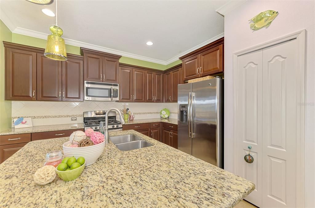 待售: $424,000 (2 贝兹, 2 浴室, 1523 平方英尺)