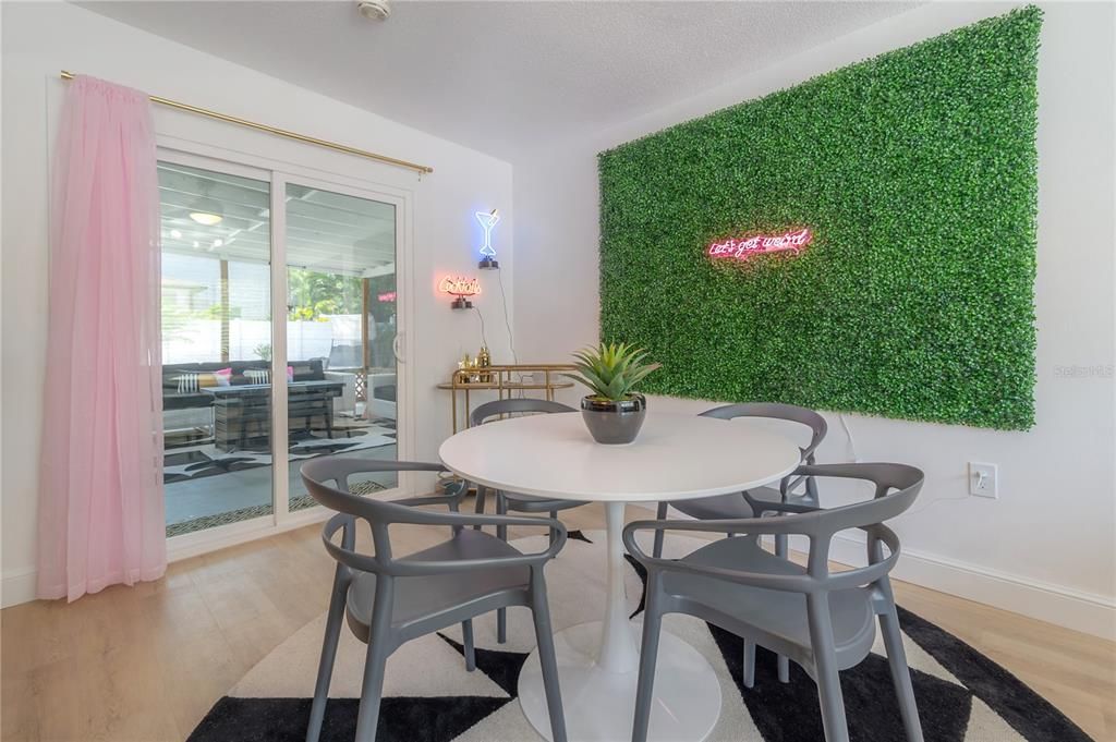 出租: $5,000 (3 贝兹, 1 浴室, 1287 平方英尺)