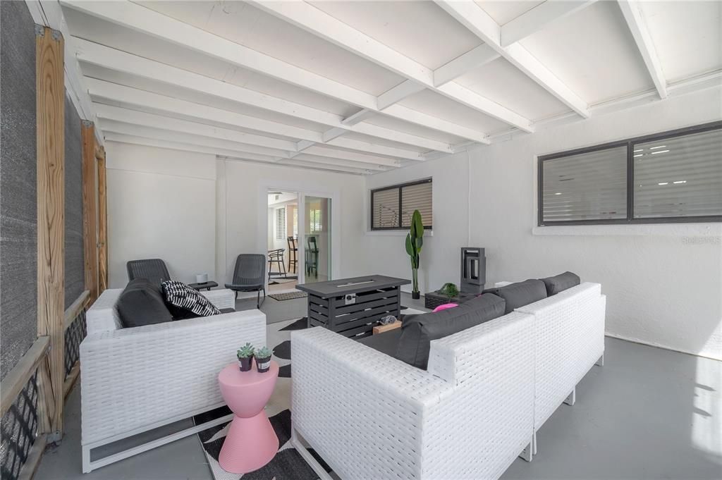 出租: $5,000 (3 贝兹, 1 浴室, 1287 平方英尺)