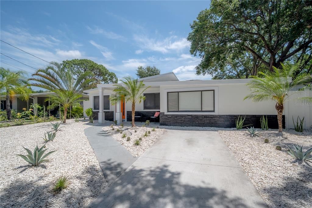 出租: $5,000 (3 贝兹, 1 浴室, 1287 平方英尺)