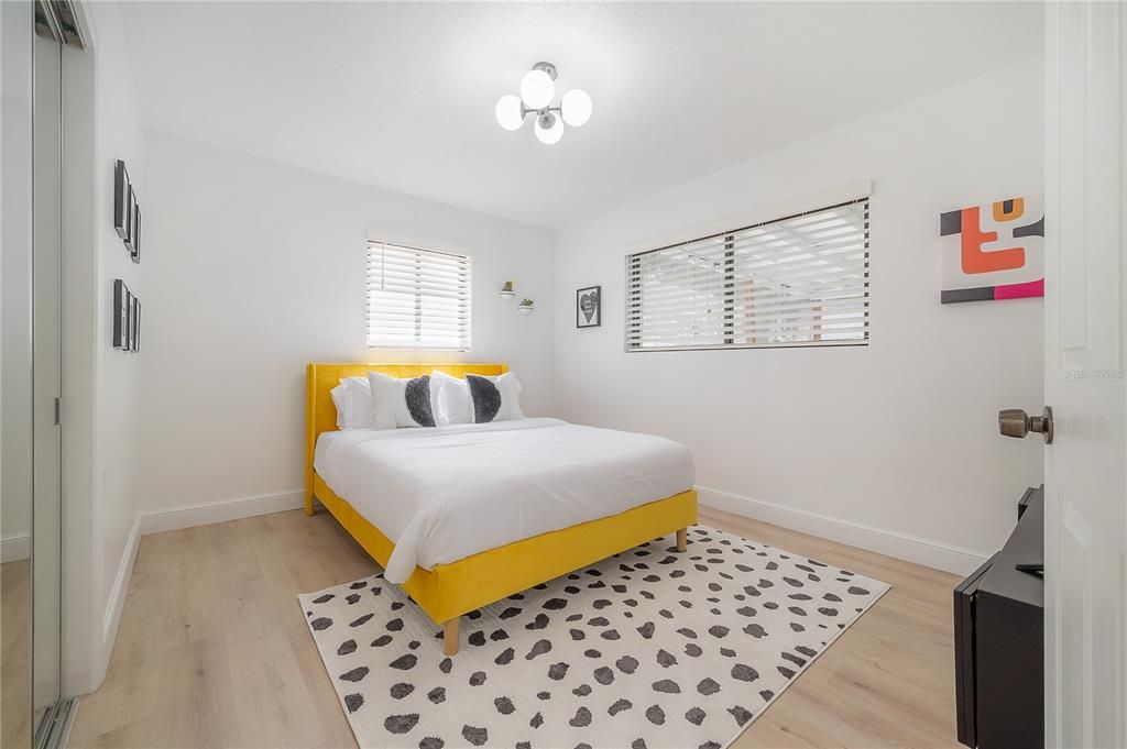 出租: $5,000 (3 贝兹, 1 浴室, 1287 平方英尺)