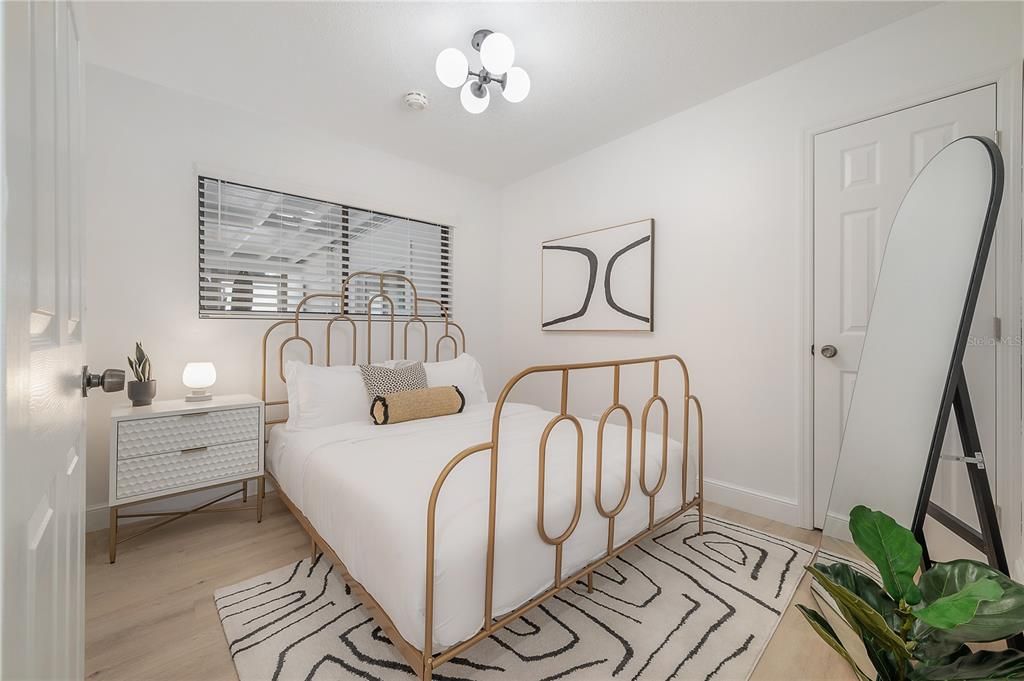 出租: $5,000 (3 贝兹, 1 浴室, 1287 平方英尺)