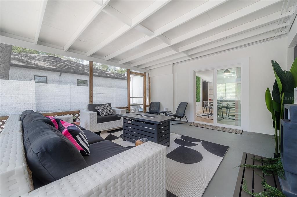 出租: $5,000 (3 贝兹, 1 浴室, 1287 平方英尺)