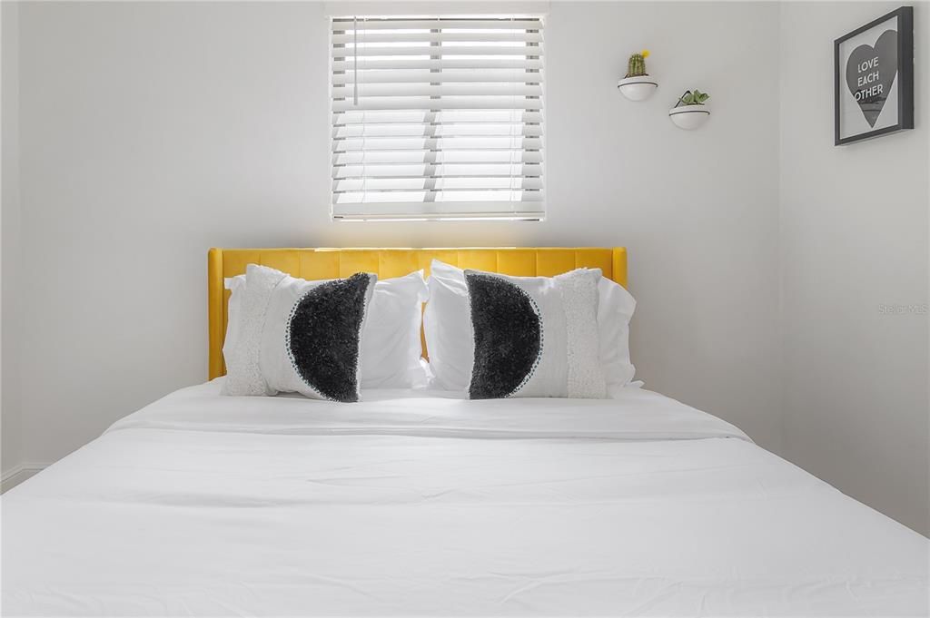 出租: $5,000 (3 贝兹, 1 浴室, 1287 平方英尺)