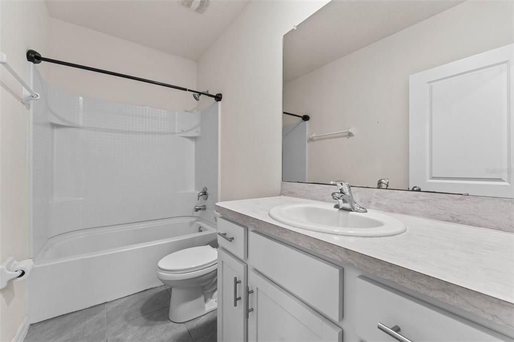 For Rent: $2,300 (3 beds, 2 baths, 1673 Square Feet)