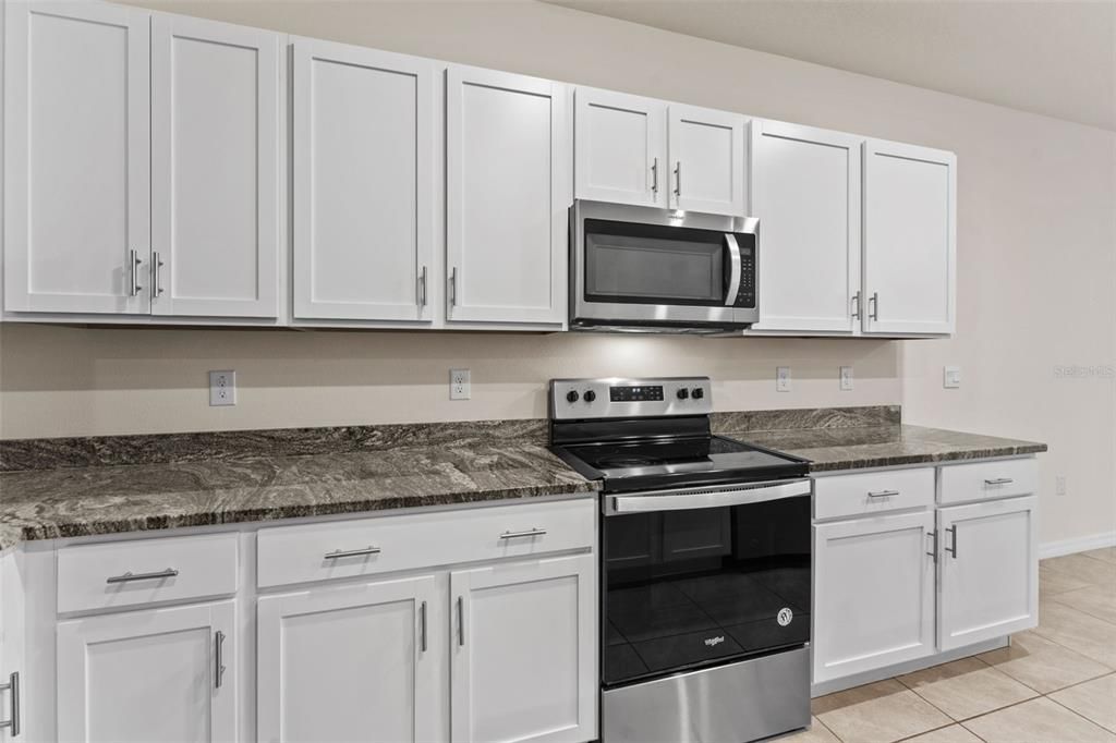 For Rent: $2,300 (3 beds, 2 baths, 1673 Square Feet)