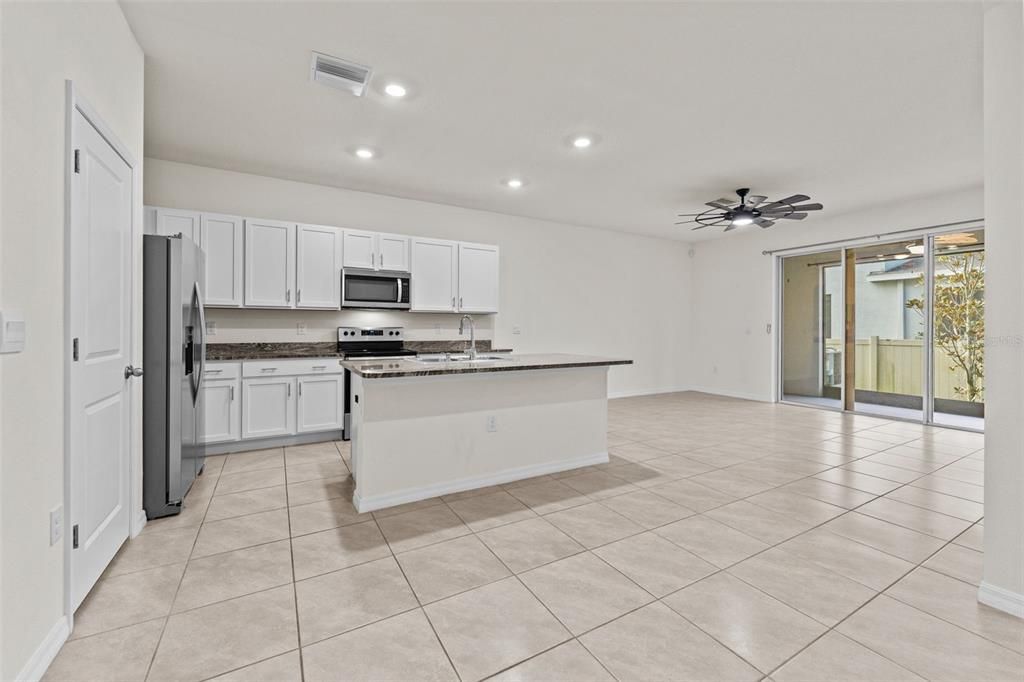 For Rent: $2,300 (3 beds, 2 baths, 1673 Square Feet)