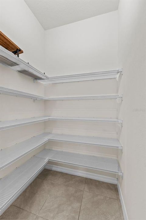 For Rent: $2,300 (3 beds, 2 baths, 1673 Square Feet)