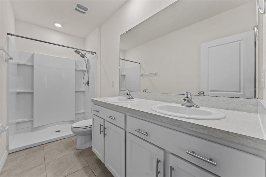 For Rent: $2,300 (3 beds, 2 baths, 1673 Square Feet)