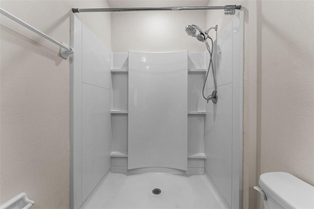 For Rent: $2,300 (3 beds, 2 baths, 1673 Square Feet)