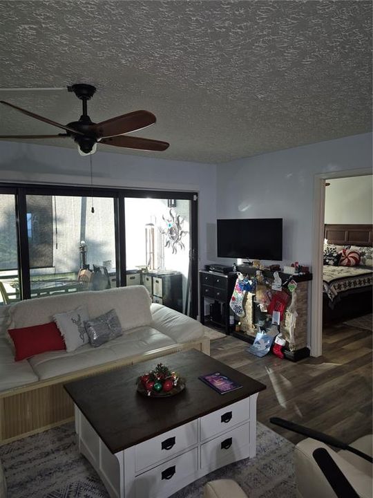 For Sale: $185,000 (2 beds, 2 baths, 1174 Square Feet)