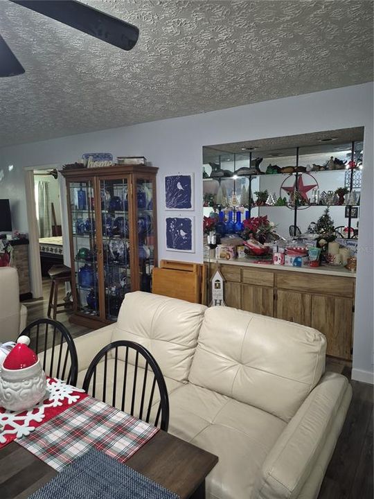 For Sale: $185,000 (2 beds, 2 baths, 1174 Square Feet)