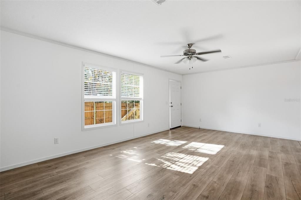 For Sale: $249,900 (4 beds, 2 baths, 1832 Square Feet)