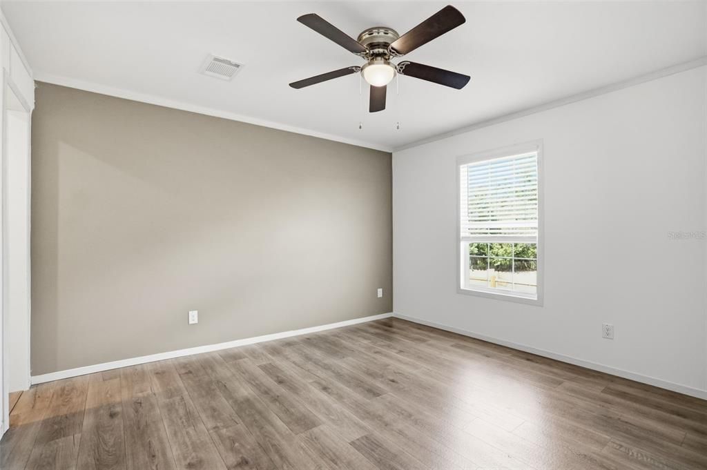 For Sale: $249,900 (4 beds, 2 baths, 1832 Square Feet)