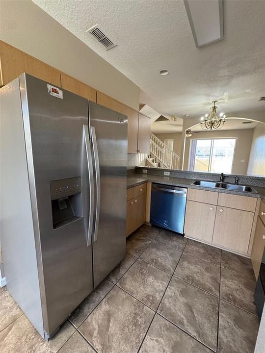 For Rent: $1,799 (3 beds, 2 baths, 1468 Square Feet)