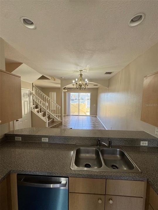 For Rent: $1,799 (3 beds, 2 baths, 1468 Square Feet)