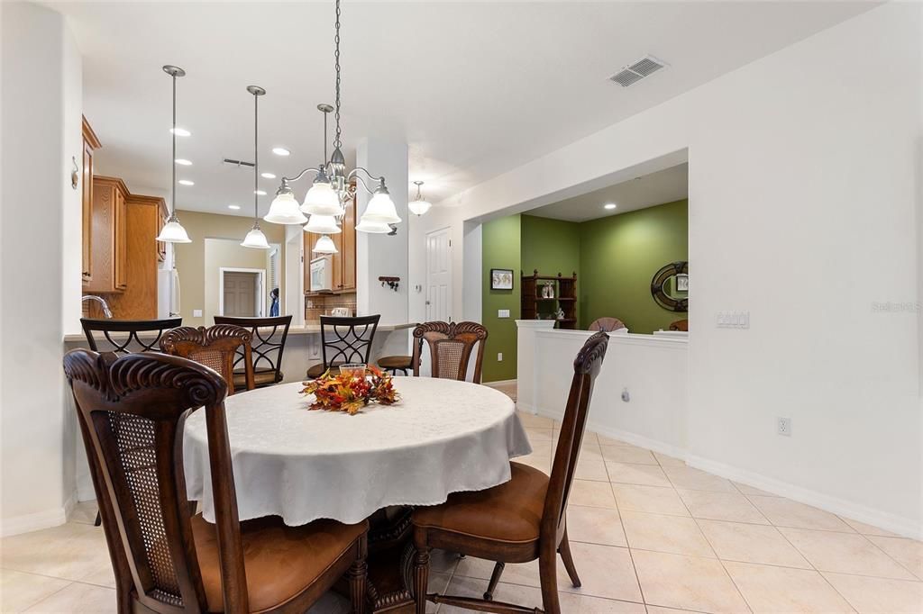 待售: $308,200 (2 贝兹, 2 浴室, 1539 平方英尺)