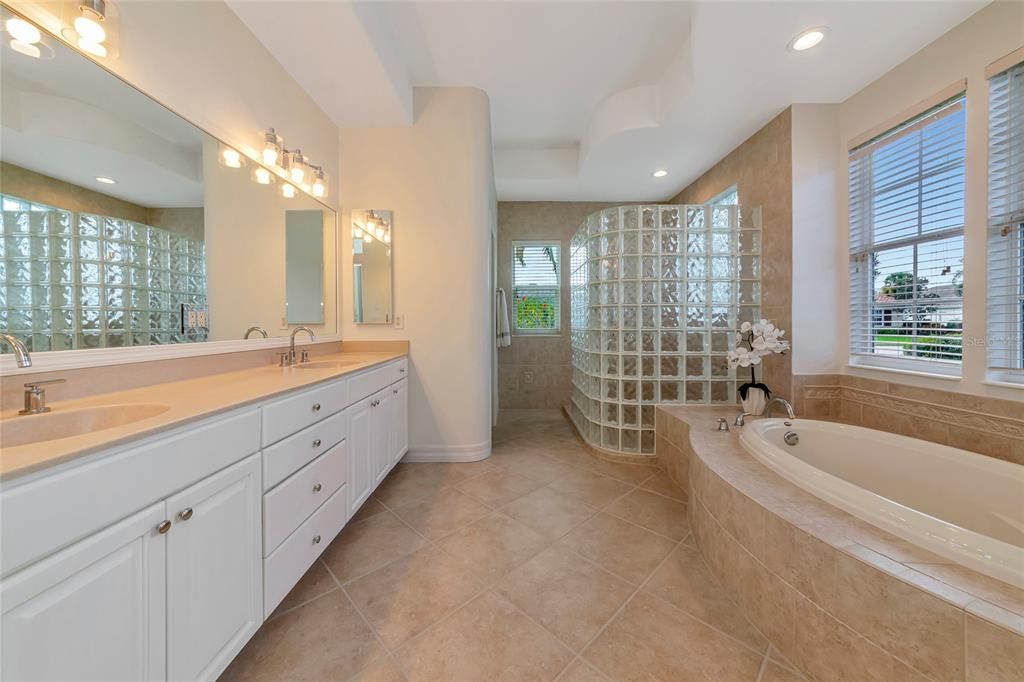 На продажу: $1,190,000 (3 спален, 3 ванн, 3044 Квадратных фут)