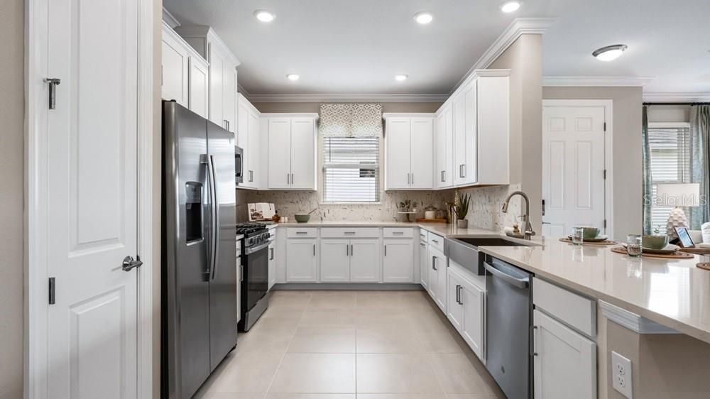 En Venta: $422,999 (2 camas, 2 baños, 1689 Pies cuadrados)