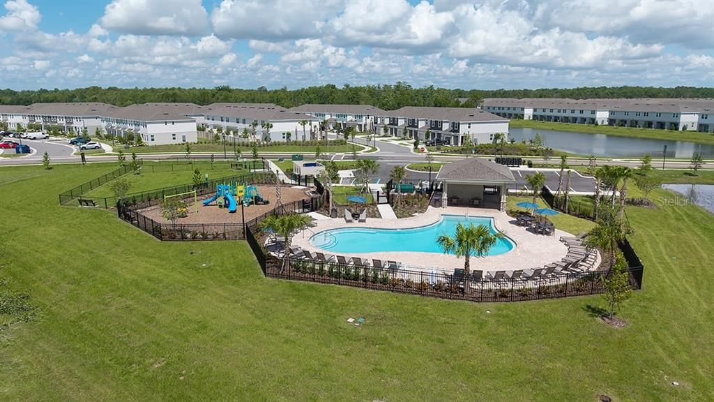 En Venta: $422,999 (2 camas, 2 baños, 1689 Pies cuadrados)