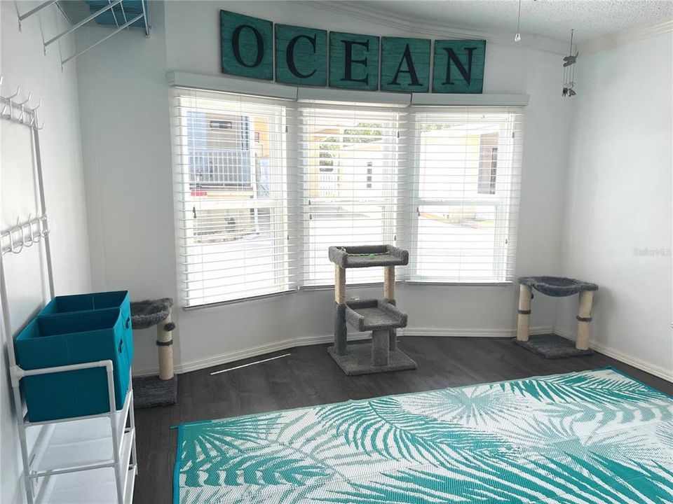 На продажу: $245,000 (2 спален, 2 ванн, 1136 Квадратных фут)