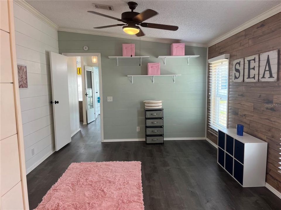 На продажу: $245,000 (2 спален, 2 ванн, 1136 Квадратных фут)