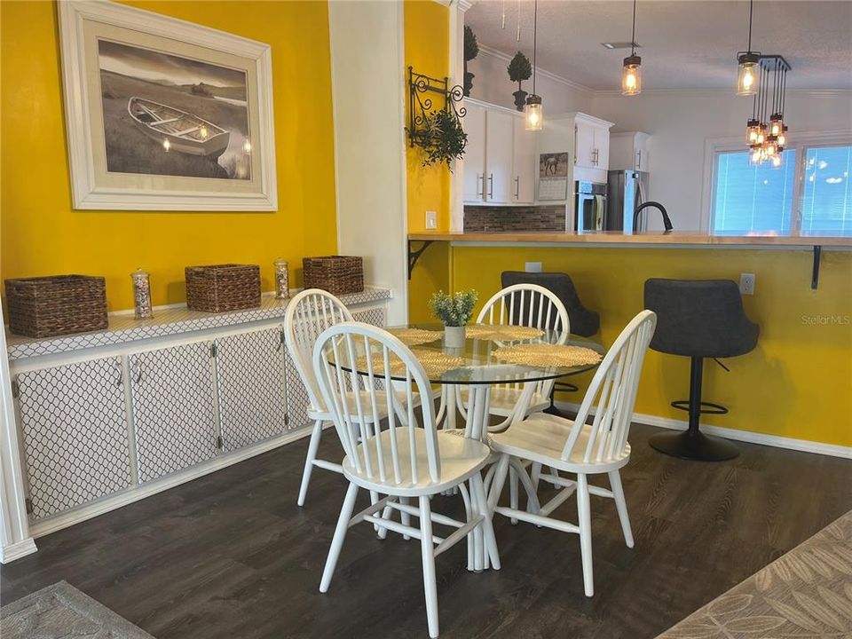 На продажу: $245,000 (2 спален, 2 ванн, 1136 Квадратных фут)