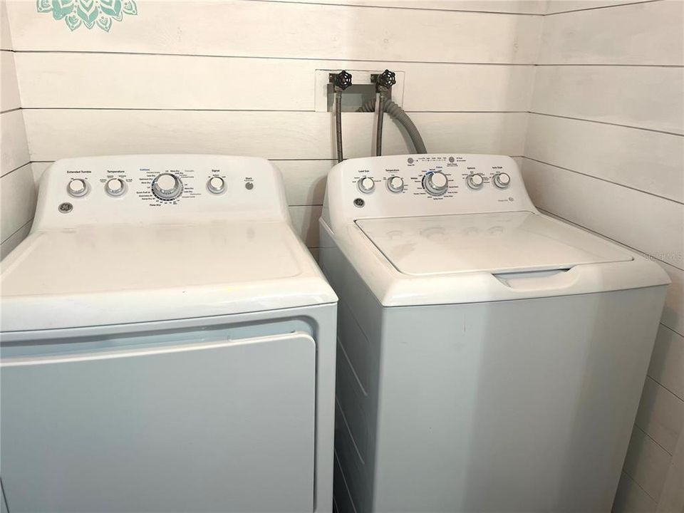 На продажу: $245,000 (2 спален, 2 ванн, 1136 Квадратных фут)