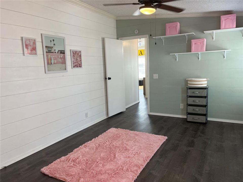 На продажу: $245,000 (2 спален, 2 ванн, 1136 Квадратных фут)