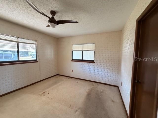 待售: $92,500 (2 贝兹, 1 浴室, 864 平方英尺)