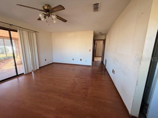 待售: $92,500 (2 贝兹, 1 浴室, 864 平方英尺)