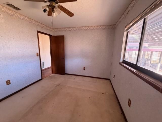 待售: $92,500 (2 贝兹, 1 浴室, 864 平方英尺)