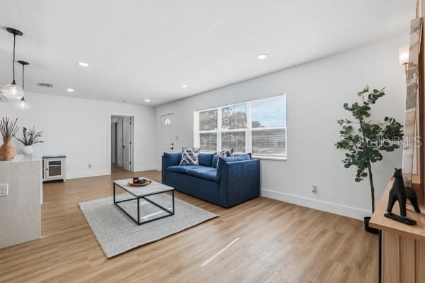 For Sale: $410,000 (3 beds, 2 baths, 1417 Square Feet)