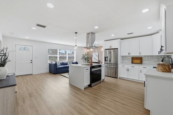 For Sale: $410,000 (3 beds, 2 baths, 1417 Square Feet)