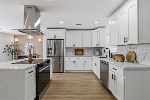 For Sale: $410,000 (3 beds, 2 baths, 1417 Square Feet)