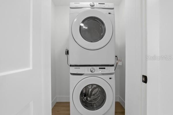 For Sale: $410,000 (3 beds, 2 baths, 1417 Square Feet)