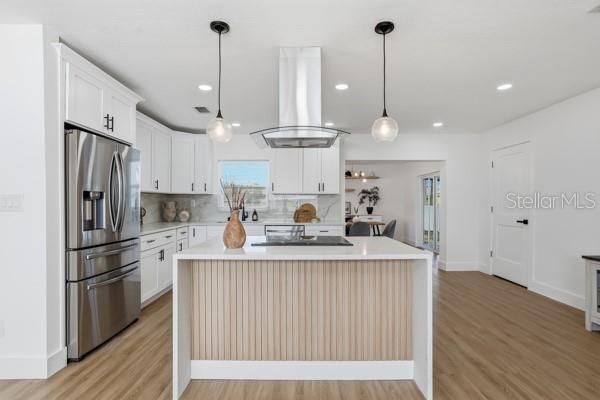 For Sale: $410,000 (3 beds, 2 baths, 1417 Square Feet)