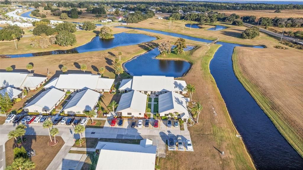 For Sale: $149,900 (2 beds, 2 baths, 1010 Square Feet)