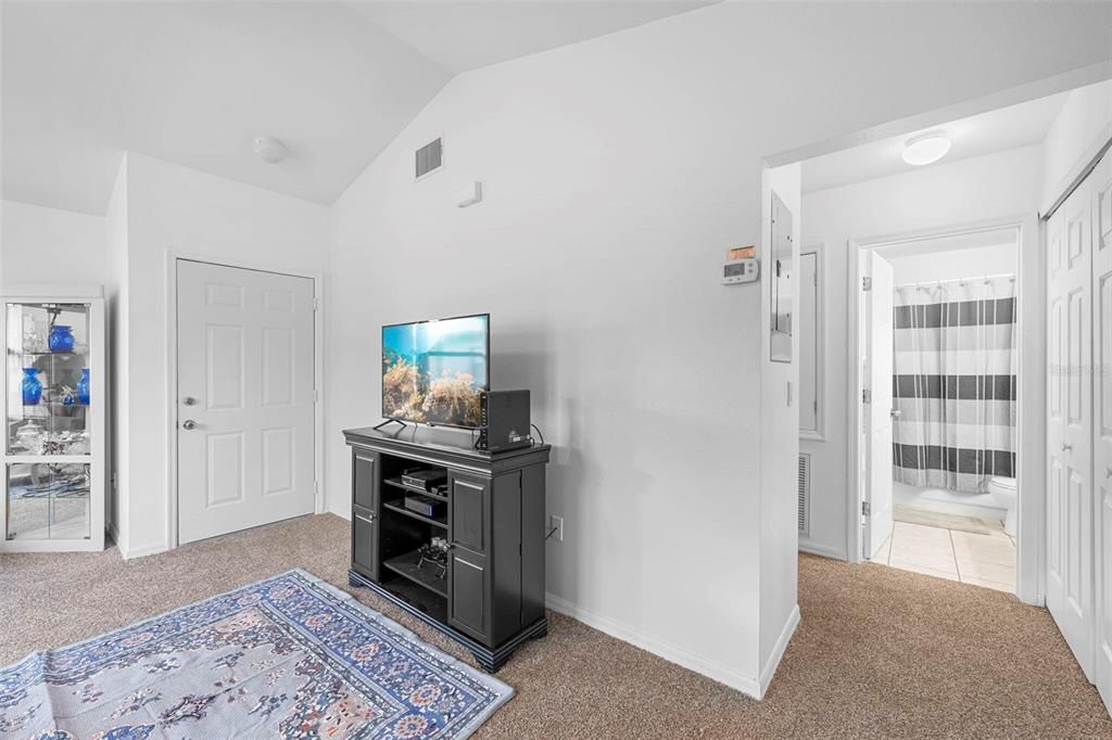 For Sale: $149,900 (2 beds, 2 baths, 1010 Square Feet)